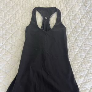 Black Lululemon tank